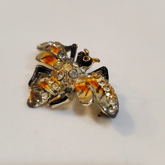 Vintage Enamel and Rhinestone Bee Brooch Unsigned Coro? - Picture 2 of 6